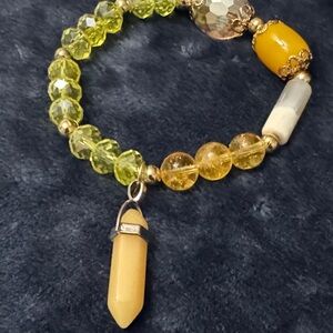 Chic Yellow Beaded Bracelet with Pendant